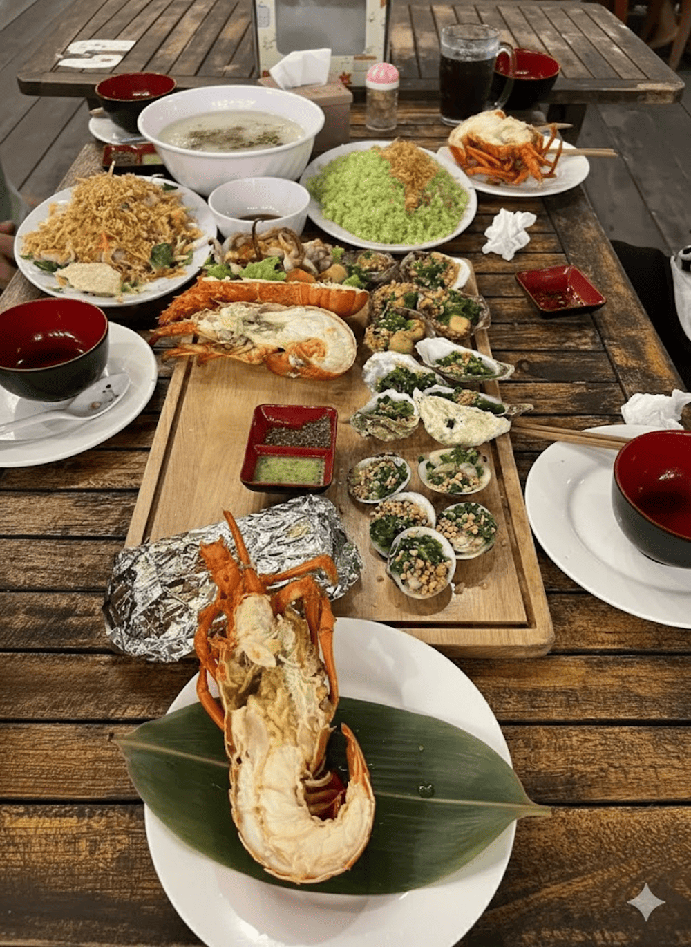 Thưởng thức hải sản bên bờ biển